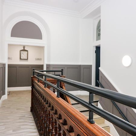 The Court Room At The Institute Executive Apartments Keith Luaran gambar