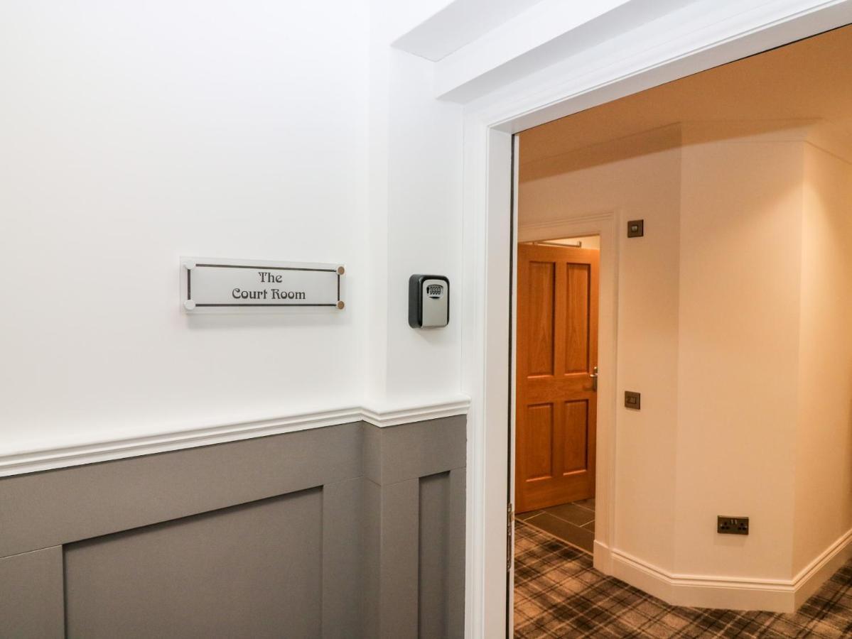 The Court Room At The Institute Executive Apartments Keith Luaran gambar