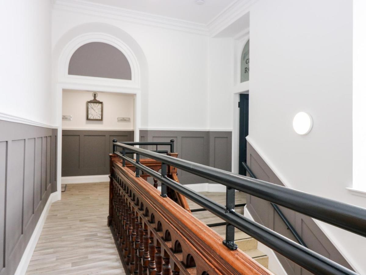 The Court Room At The Institute Executive Apartments Keith Luaran gambar